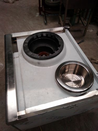 我厂在原有产品的基础上,致力开发具有超前意识醇基炉具产品,争取市